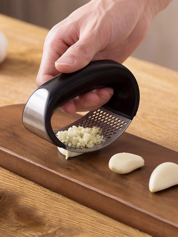 Manual Garlic Press & Mincer – Stainless Steel Garlic Crusher for Kitchen