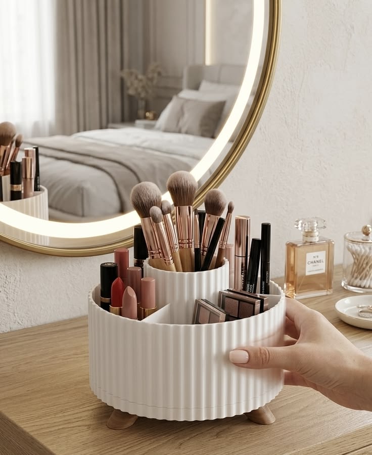 360° Rotating Makeup Brush Holder Organizer – Cosmetic Storage & Vanity Organizer