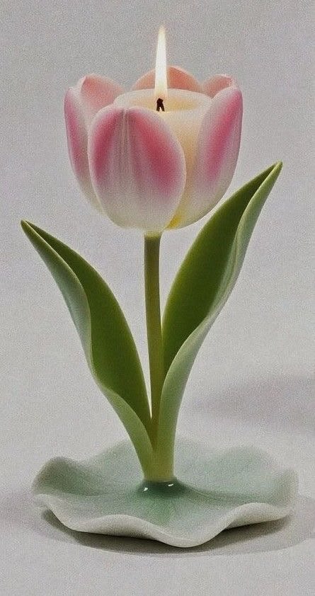 Blooming Tulip Flower Candle – Aesthetic Decorative Candle for Home & Room Décor